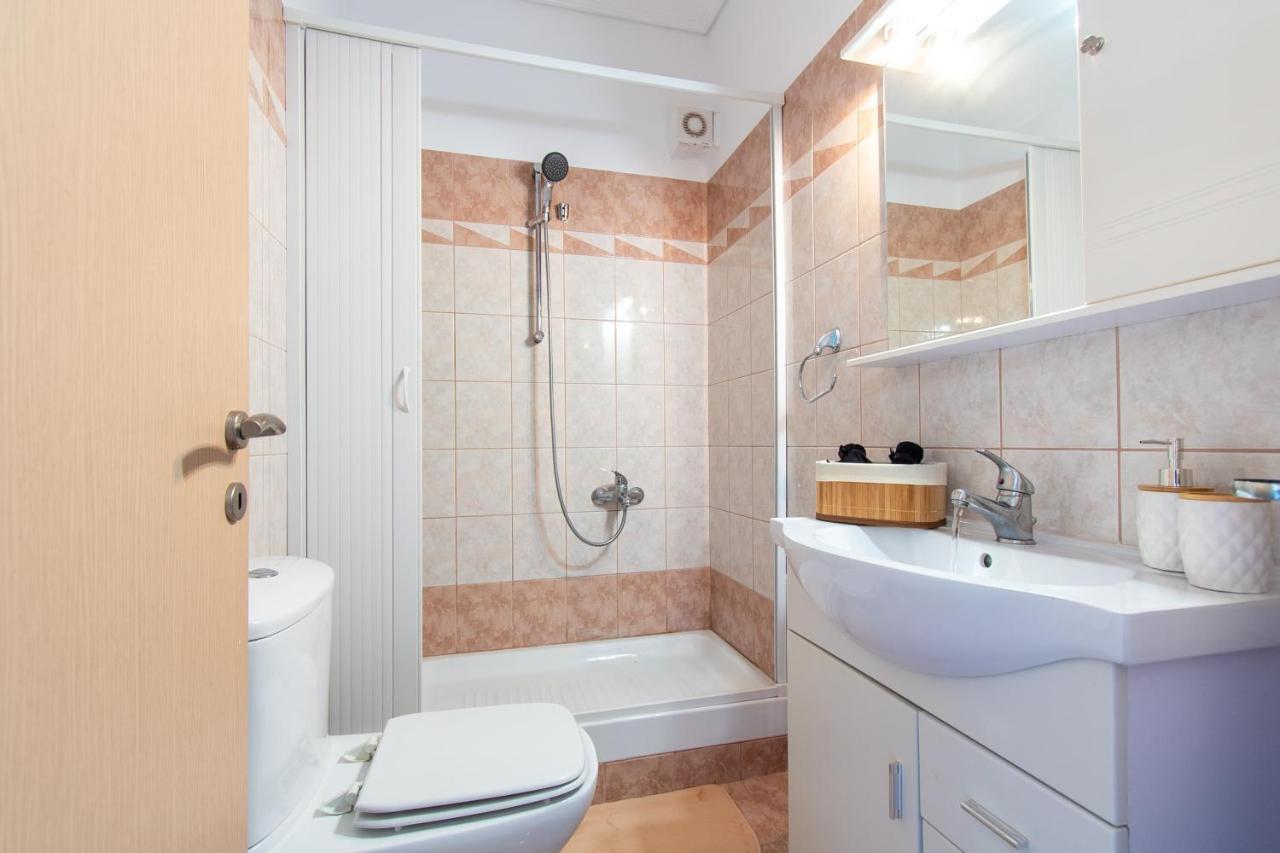 Yelayellow House Near To Airport, Rafina Port And Metropolitan Expo Artemida  Exterior photo